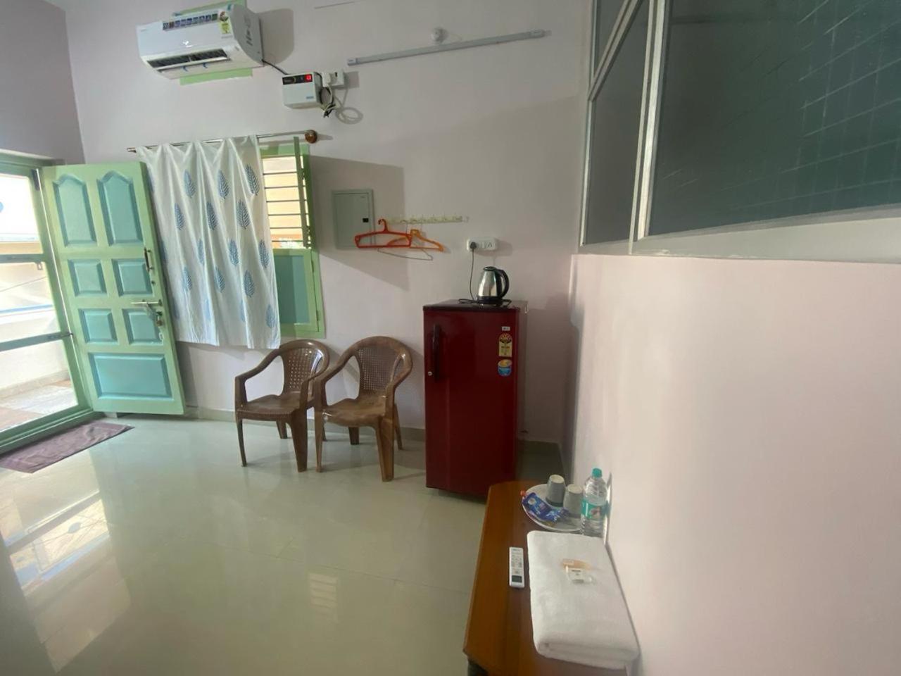 Vijaya Guest House Tiruvannāmalai Exterior foto